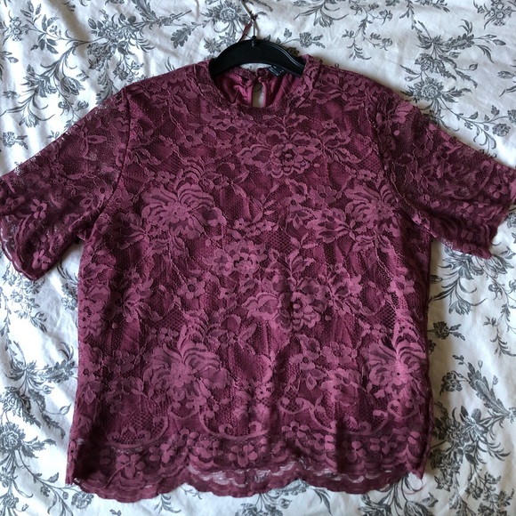 Lace floral top - Picture 2 of 2